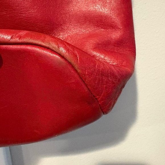 Kate Spade Two-Tone Red and Orange leather Tote some wear see pics . Gorgerous - Picture 5 of 11